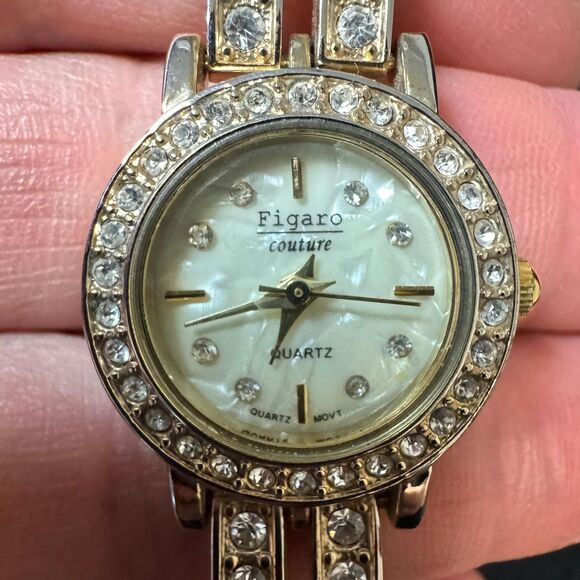 Figaro Couture Quartz Wrist Watch Rhinestone Round Dial Gold Tone Band TImepiece - Picture 3 of 8